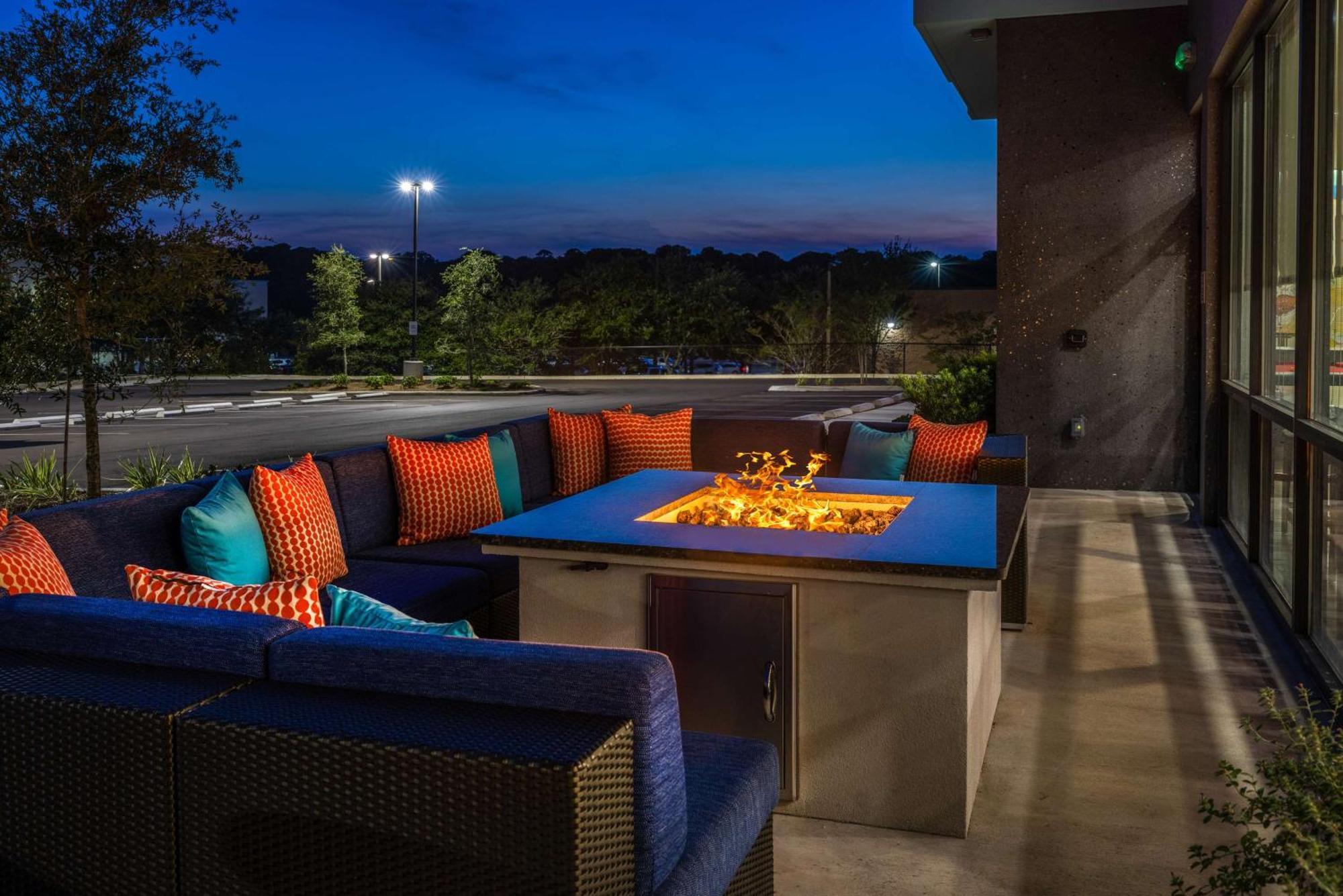 Tru By Hilton Pensacola Airport Medical Center Hotel Exterior photo